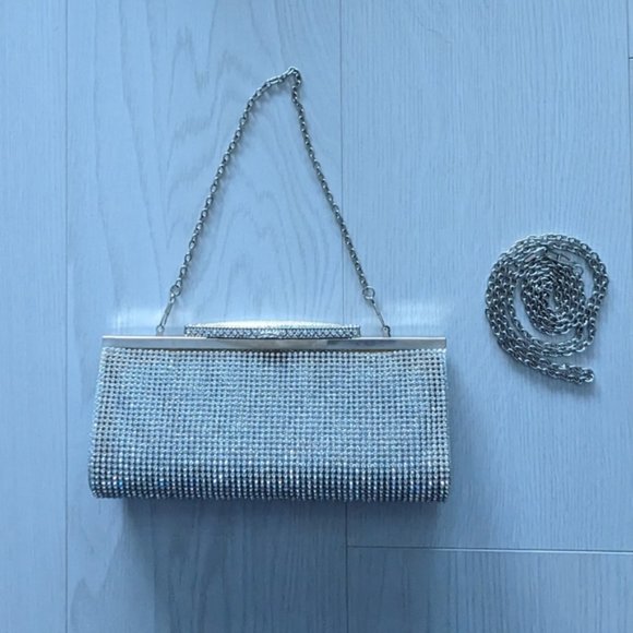 Brand New Top Clasp Silver Crystal Clutch with 2 chain options - Picture 4 of 5